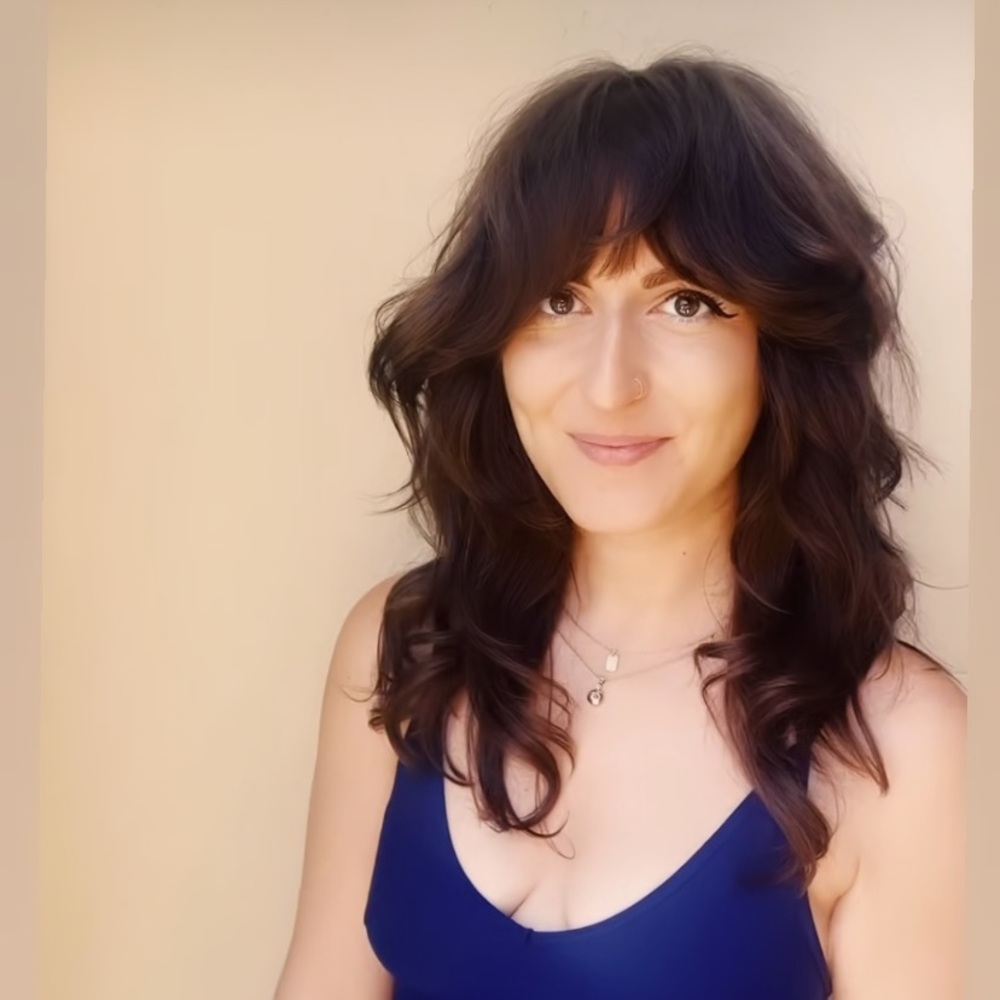 Meet your Posher, Efrosini